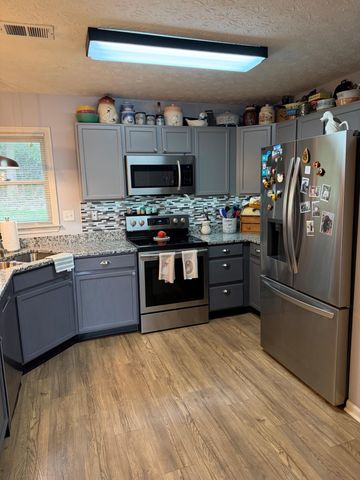 407 Sweetbay Court, Versailles, KY 40383