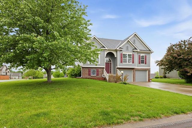 502 Alexandria Court, Gower, MO 64454