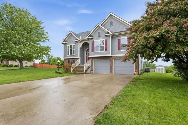 502 Alexandria Court, Gower, MO 64454