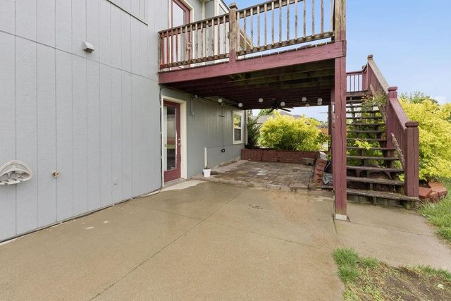 502 Alexandria Court, Gower, MO 64454