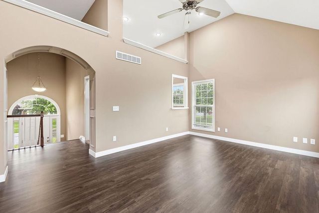 502 Alexandria Court, Gower, MO 64454