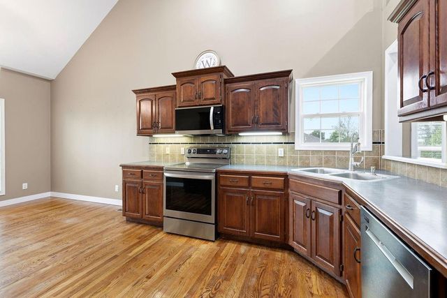 502 Alexandria Court, Gower, MO 64454