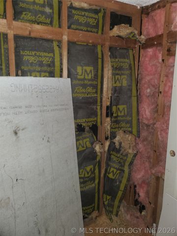 300 SE Johnson, Canadian, OK 74425