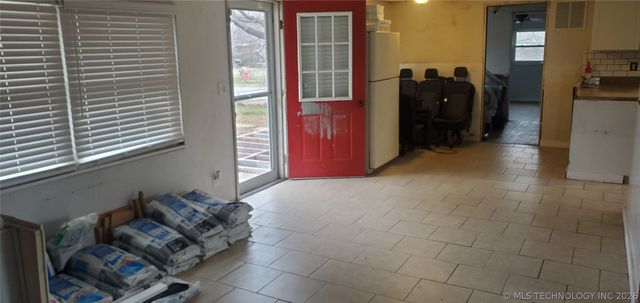 300 SE Johnson, Canadian, OK 74425