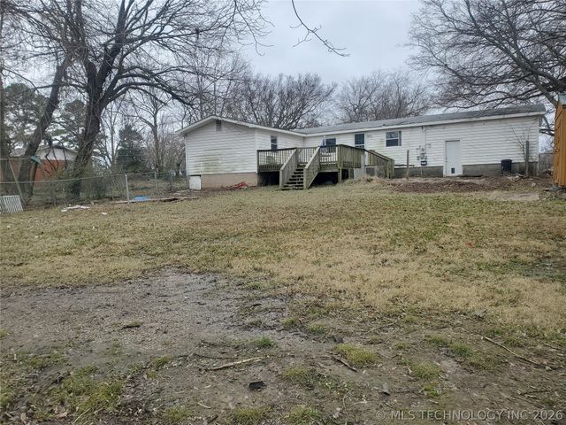 300 SE Johnson, Canadian, OK 74425