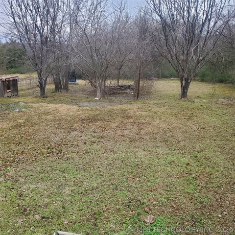 300 SE Johnson, Canadian, OK 74425