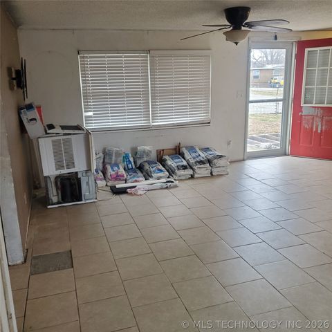 300 SE Johnson, Canadian, OK 74425