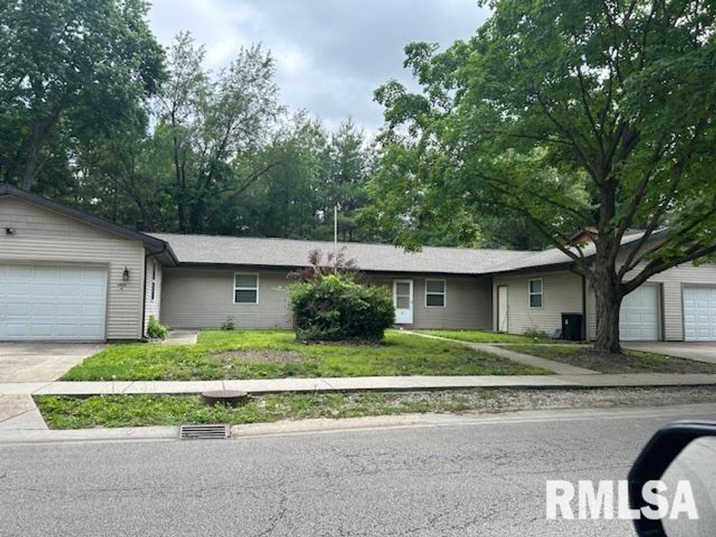 1400 Shiloh Dr Apt B C, Springfield, IL 62704