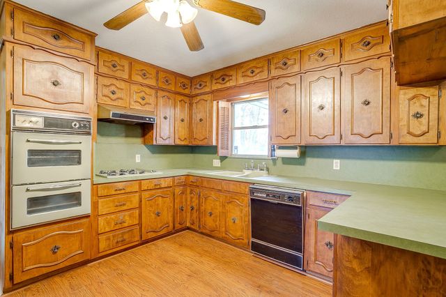 4945 Flagstone Drive, Fort Worth, TX 76114