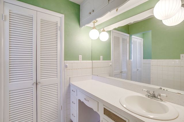 4945 Flagstone Drive, Fort Worth, TX 76114