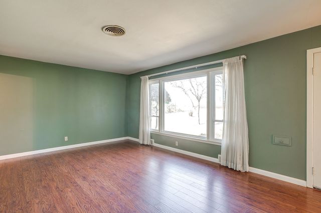 4945 Flagstone Drive, Fort Worth, TX 76114