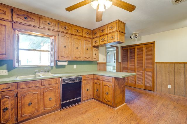 4945 Flagstone Drive, Fort Worth, TX 76114