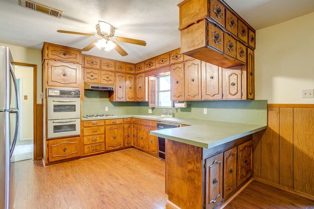 4945 Flagstone Drive, Fort Worth, TX 76114