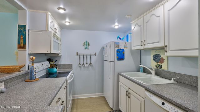 2820 Ocean Shore Blvd Apt 15, Ormond Beach, FL 32176