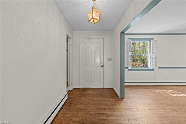 3916 Thalia DR, Virginia Beach, VA 23455