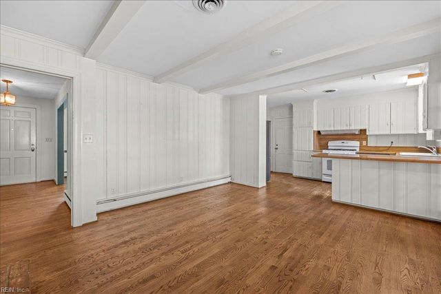 3916 Thalia DR, Virginia Beach, VA 23455