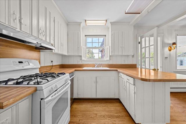 3916 Thalia DR, Virginia Beach, VA 23455