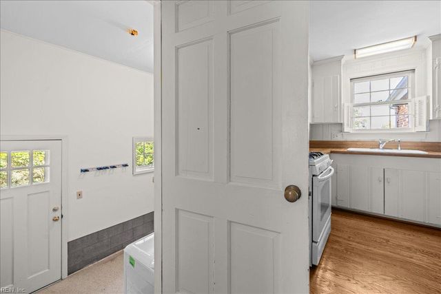 3916 Thalia DR, Virginia Beach, VA 23455