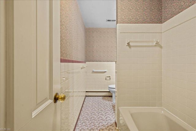 3916 Thalia DR, Virginia Beach, VA 23455