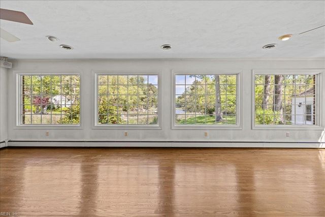 3916 Thalia DR, Virginia Beach, VA 23455