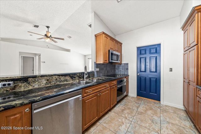 551 Brickell Street SE, Palm Bay, FL 32909