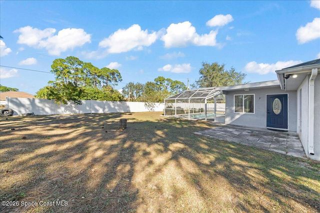 551 Brickell Street SE, Palm Bay, FL 32909