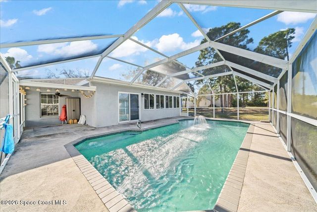 551 Brickell Street SE, Palm Bay, FL 32909