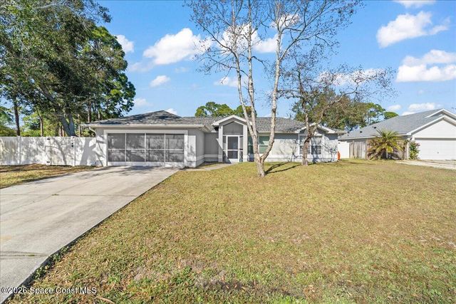 551 Brickell Street SE, Palm Bay, FL 32909