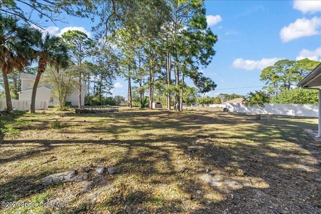 551 Brickell Street SE, Palm Bay, FL 32909