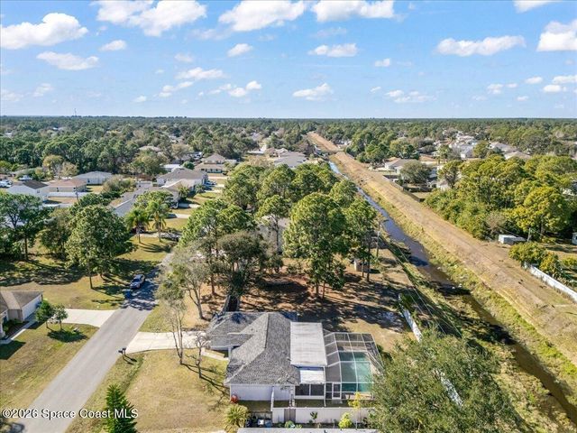 551 Brickell Street SE, Palm Bay, FL 32909