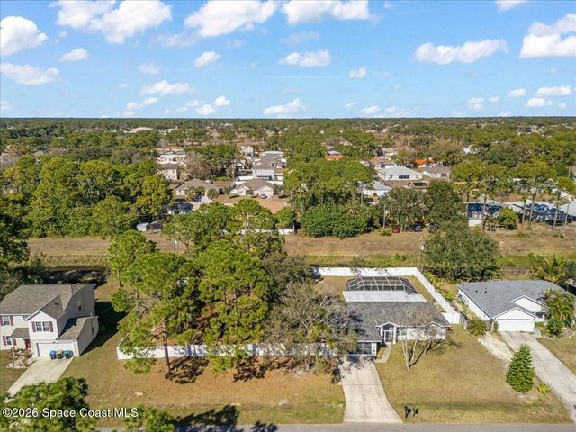 551 Brickell Street SE, Palm Bay, FL 32909