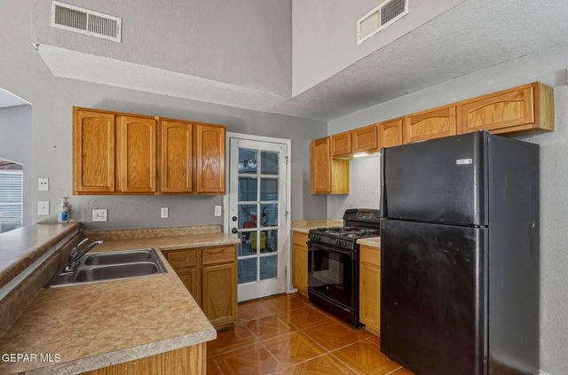 3836 TIERRA ROCA Place, El Paso, TX 79938