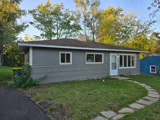 60 S Seebert Street, Cary, IL 60013