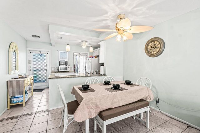 2121 NE 1st Court 202, Boynton Beach, FL 33435