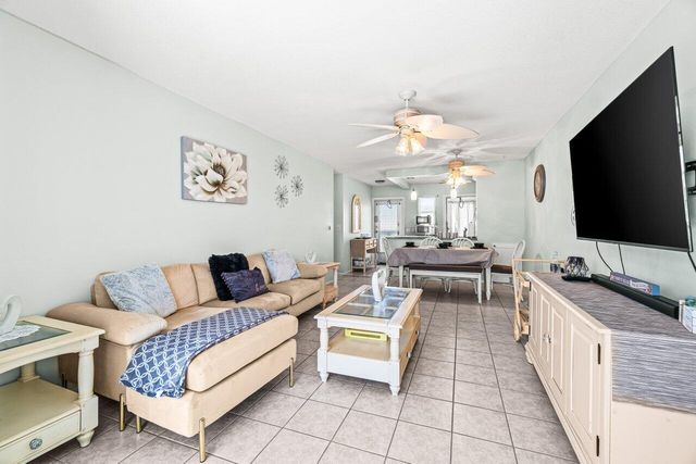 2121 NE 1st Court 202, Boynton Beach, FL 33435