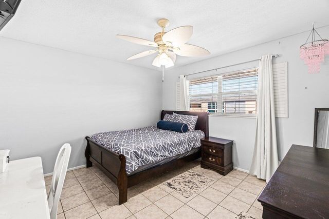 2121 NE 1st Court 202, Boynton Beach, FL 33435