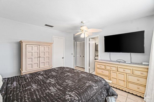 2121 NE 1st Court 202, Boynton Beach, FL 33435