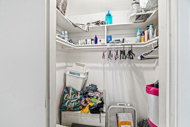 2121 NE 1st Court 202, Boynton Beach, FL 33435