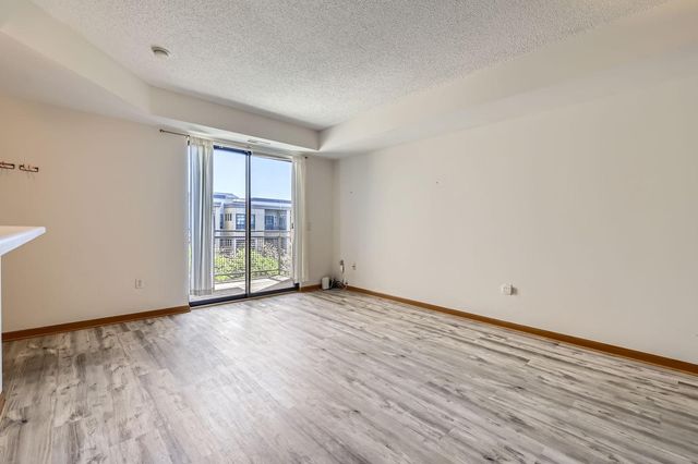 820 Emerald Street 402, Saint Paul, MN 55114