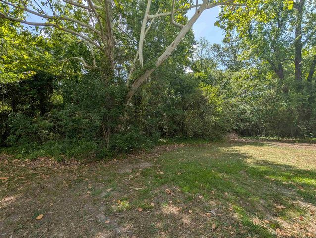 417 S Magnolia Ave., Andrews, SC 29510