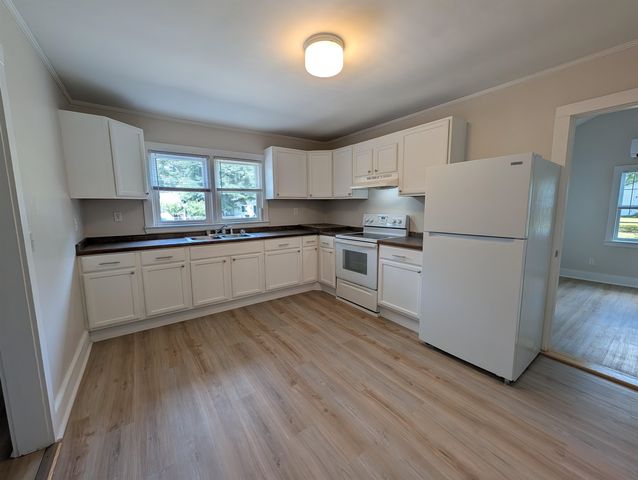 417 S Magnolia Ave., Andrews, SC 29510