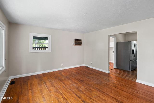 100 Glenn Circle, Greeneville, TN 37745