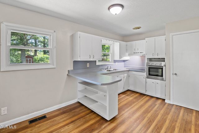100 Glenn Circle, Greeneville, TN 37745
