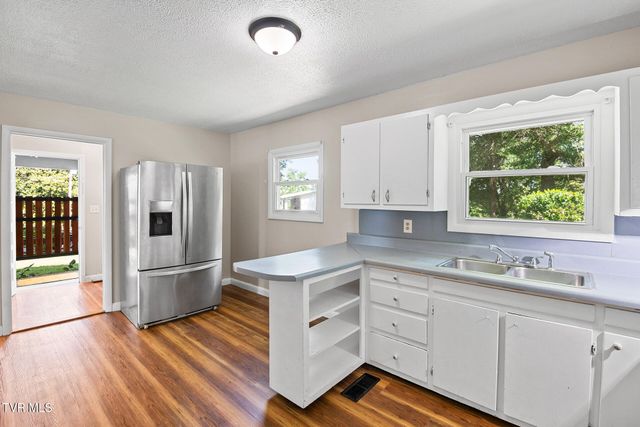 100 Glenn Circle, Greeneville, TN 37745