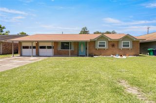 119 Mulberry Street, Lake Jackson, TX 77566