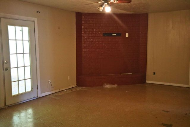 6680 Helbig Road, Beaumont, TX 77708