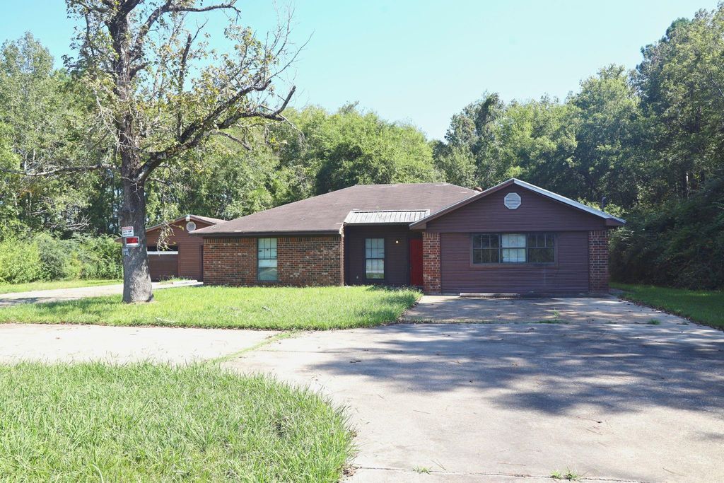 6680 Helbig Road, Beaumont, TX 77708