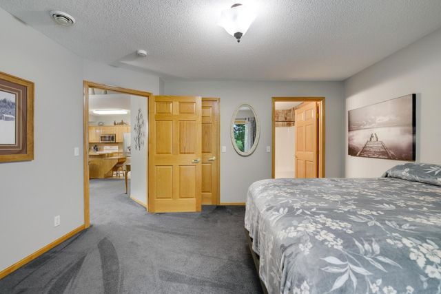5243 Pathways Avenue, White Bear Lake, MN 55110