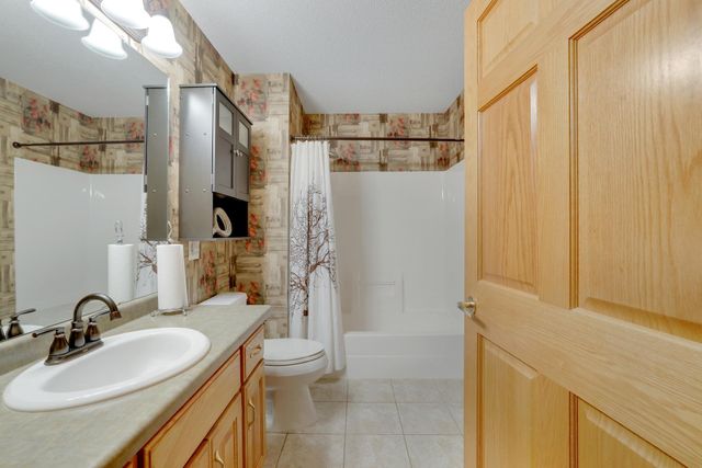 5243 Pathways Avenue, White Bear Lake, MN 55110