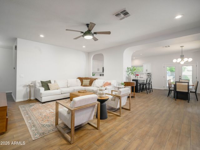 4112 E TETHER Trail, Phoenix, AZ 85050